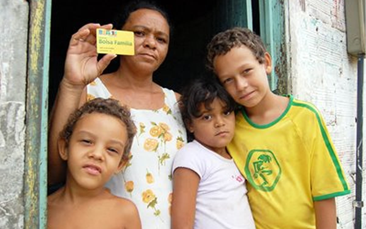 Resultado de imagem para imagens familia Bolsa Família